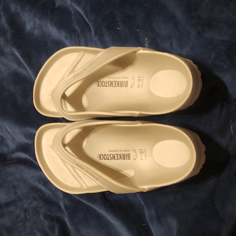 Light Birk thongs